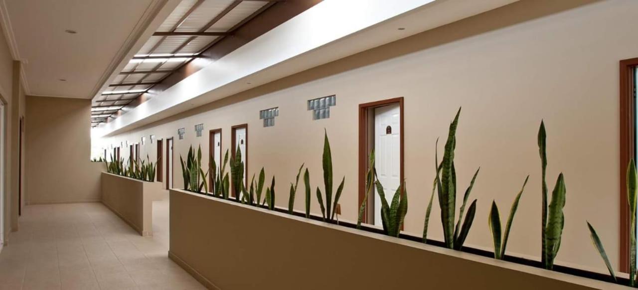 U Village Hotel And Villa Bandung Exterior foto