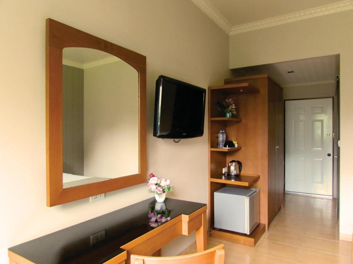 U Village Hotel And Villa Bandung Exterior foto