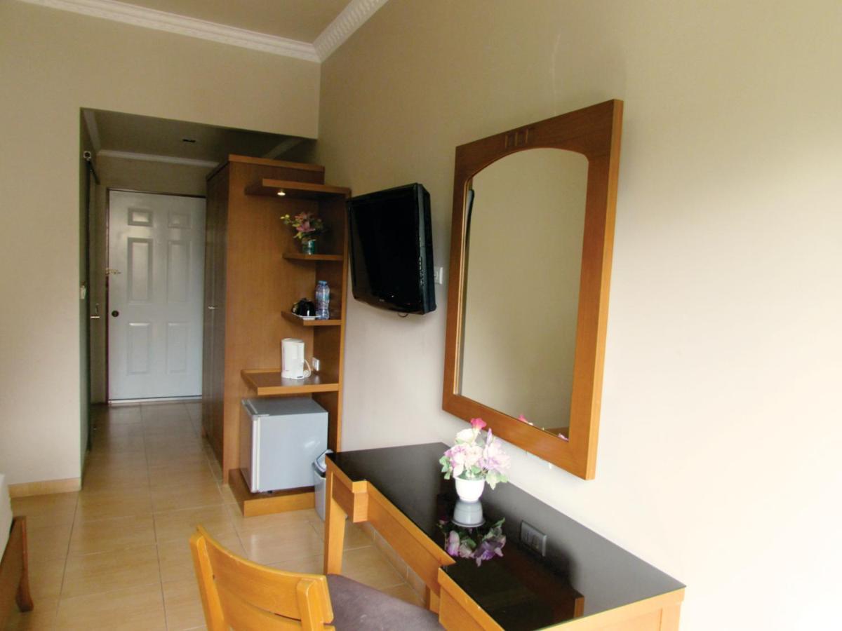 U Village Hotel And Villa Bandung Exterior foto