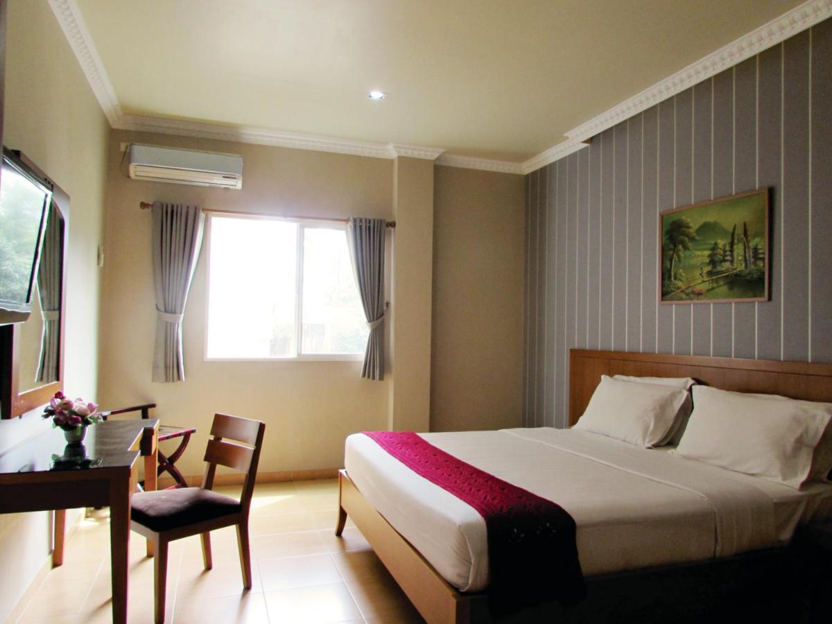 U Village Hotel And Villa Bandung Exterior foto